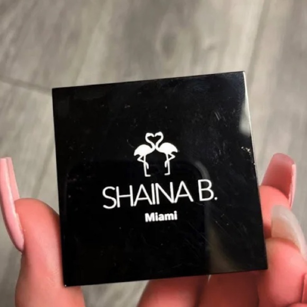 Shaina B. Eyeshadow